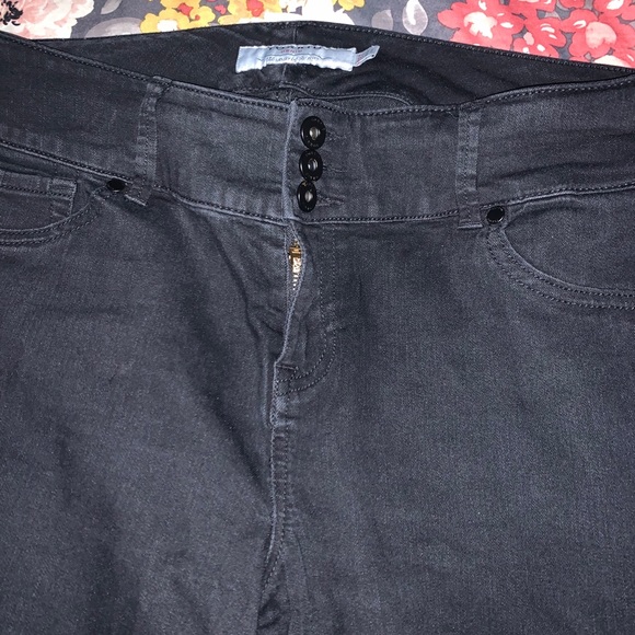 Torrid Jegging 18 TALL split knee black - Picture 3 of 4